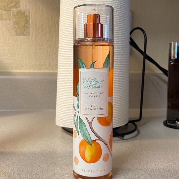 NWT Bath & Body Works Pretty As A Peach Shower Gel and Fine Fragrance Mist Set - Picture 5 of 6